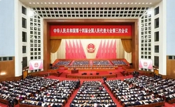 關注兩會，關注國家大事，關注社會，關注政府800字極簡版工作報告